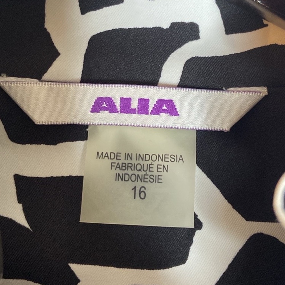 ALIA Abstract Print Lightweight Spring Jacket - Picture 10 of 14